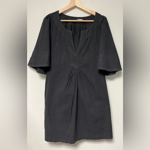 TUCKERNUT POMANDER PLACE
Black Finley Flutter Sleeve Dress
Size Large - Picture 7 of 9